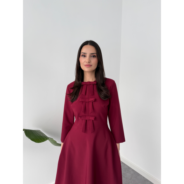 Robe courte à manches longues avec nœud